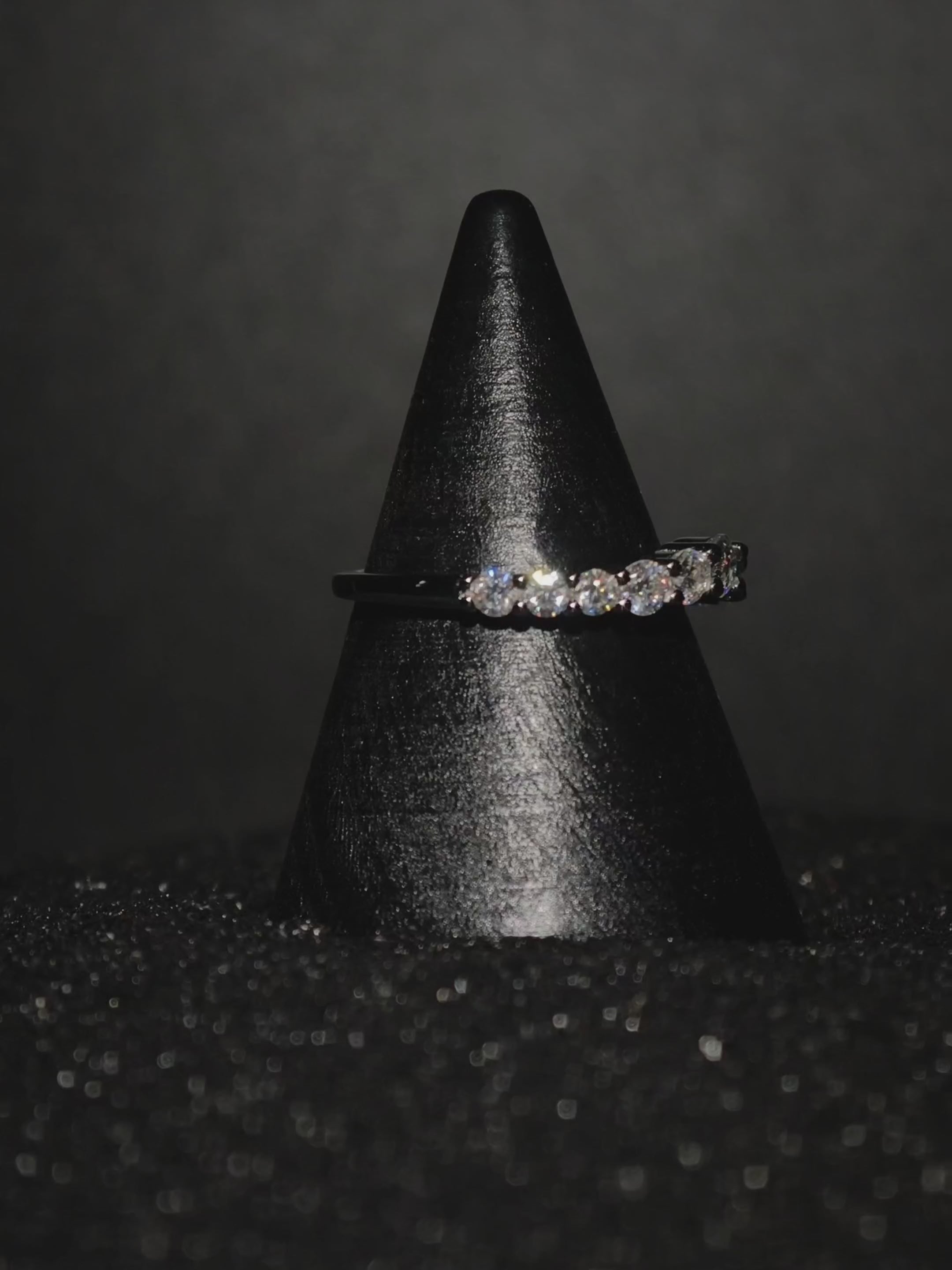 Lunaria Lumière | Moissanite prsten | 11 Moissanite