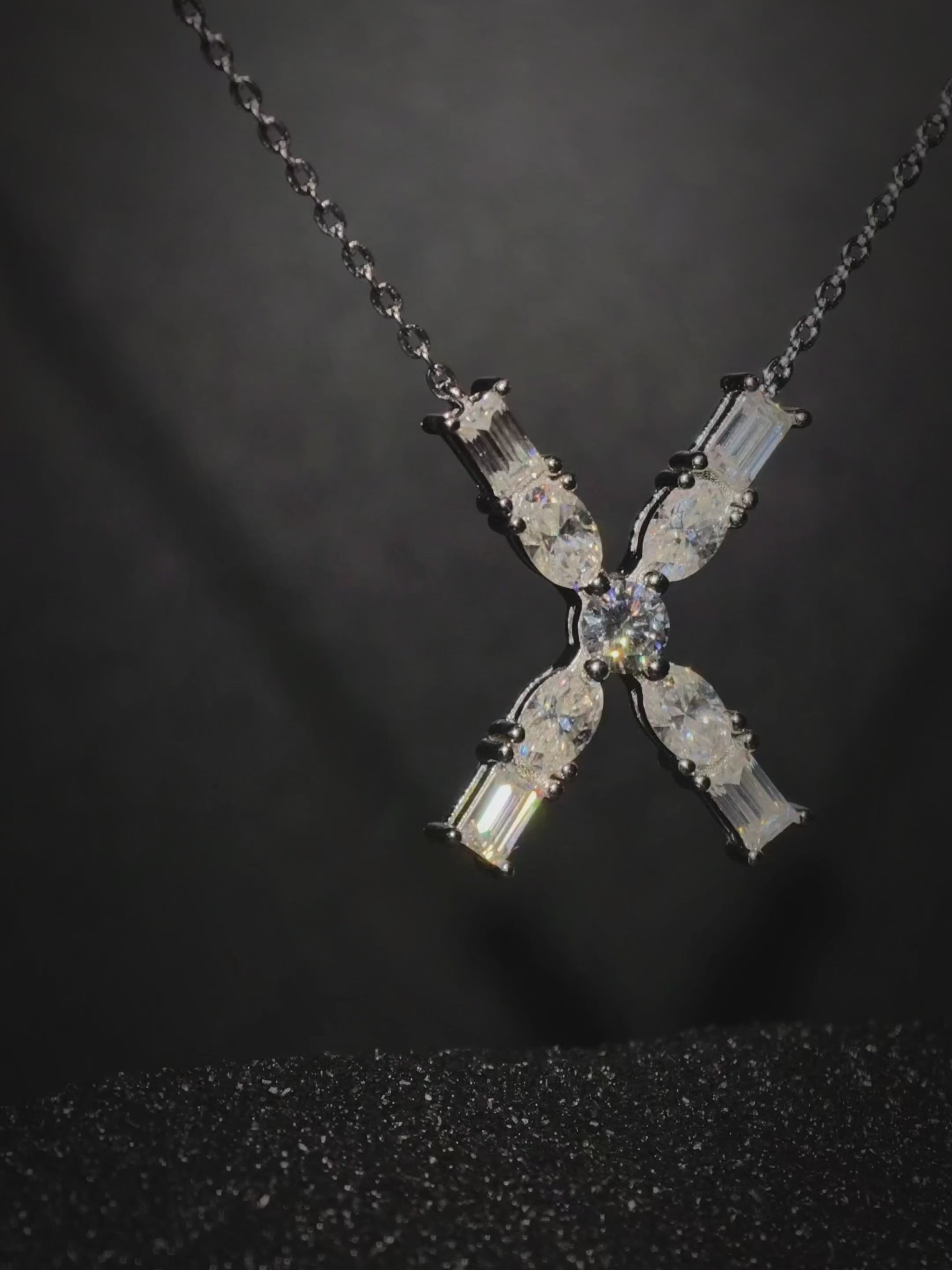 No Mercy Noir | Moissanite Ogrlica | 9 Moissanite