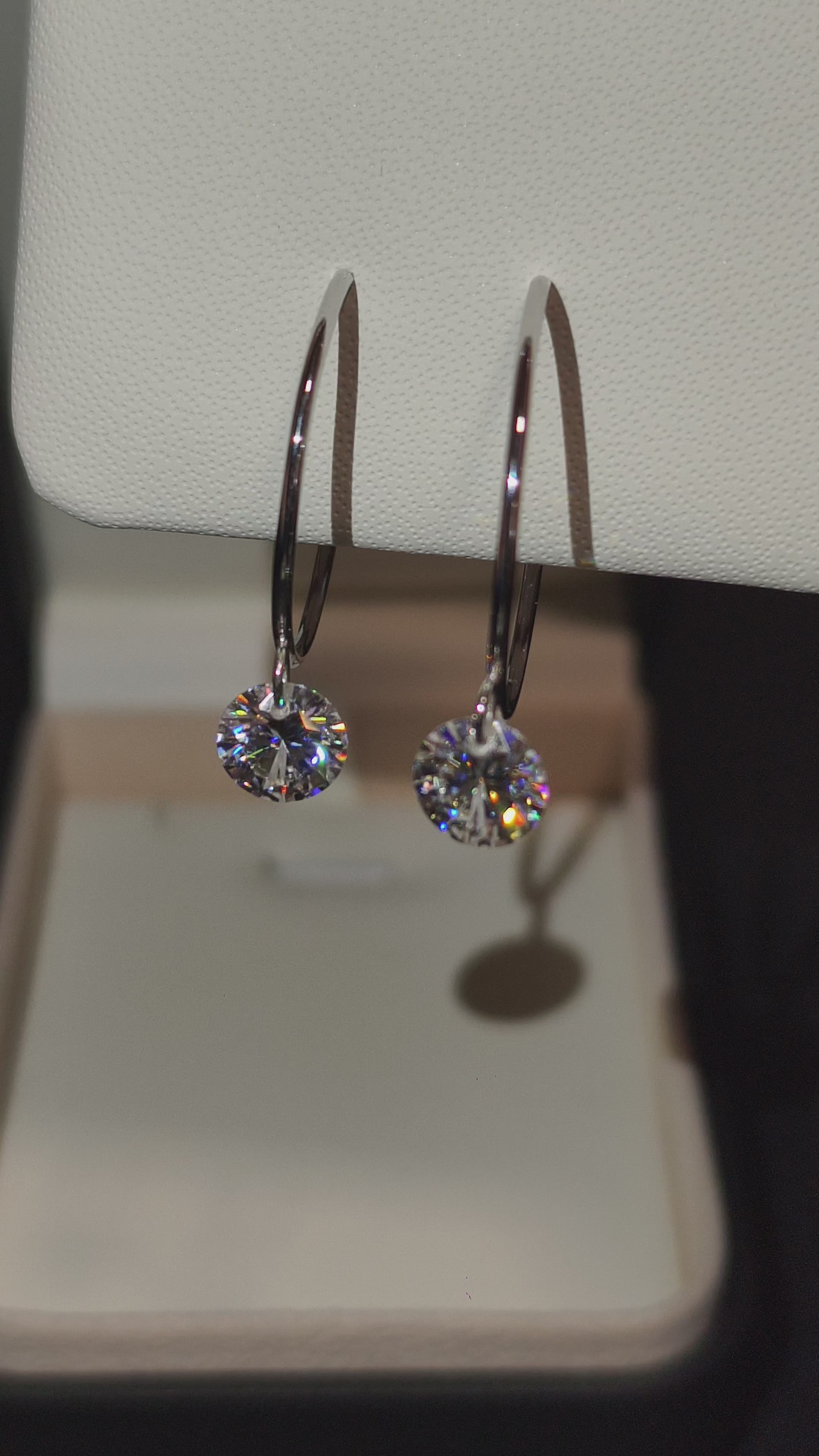 Noir | Mirage Hoops | Mindjuše | 2 Moissanite | 4 ct