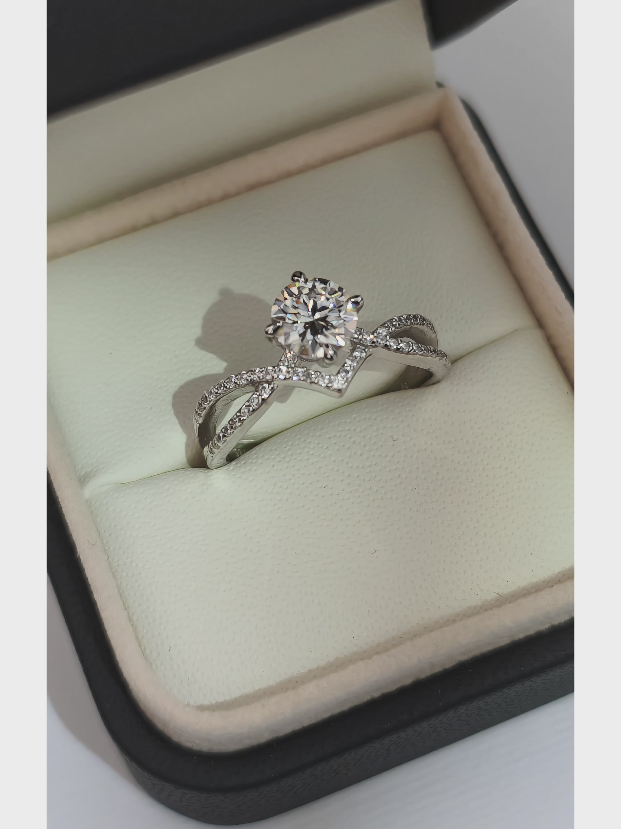 Couture Crime Noir | Moissanite prsten | 22 Moissanite