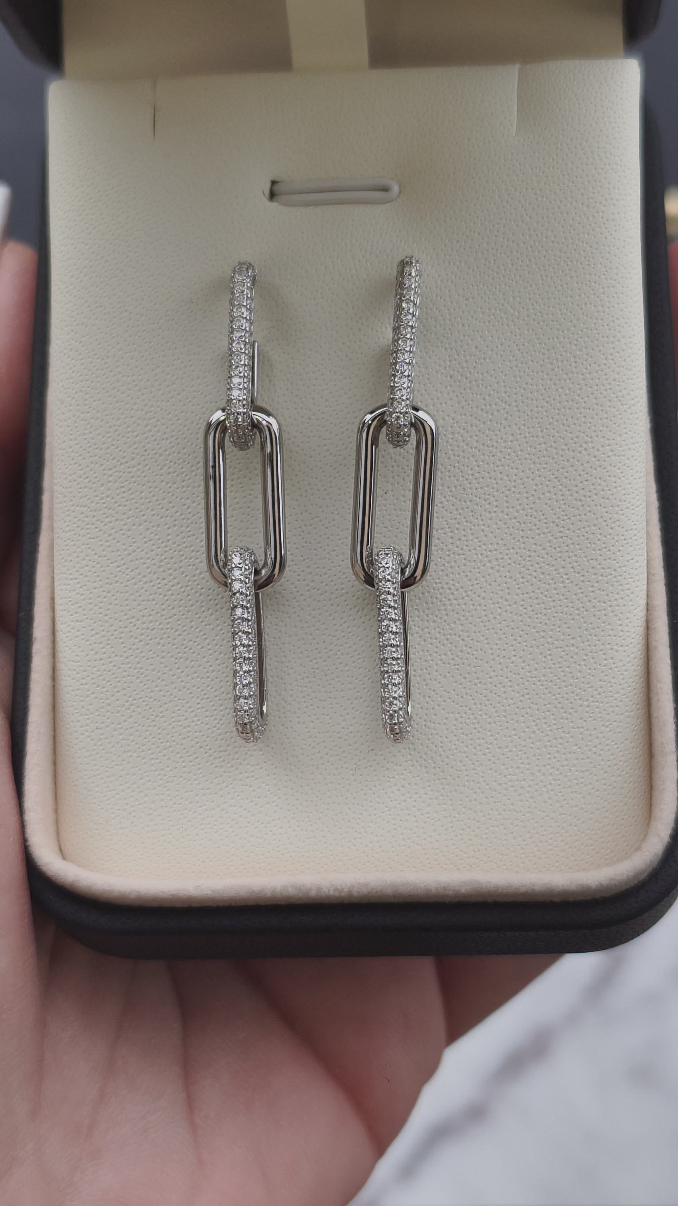 Bonded Noir | Moissanite minđuše | 412 Moissanite