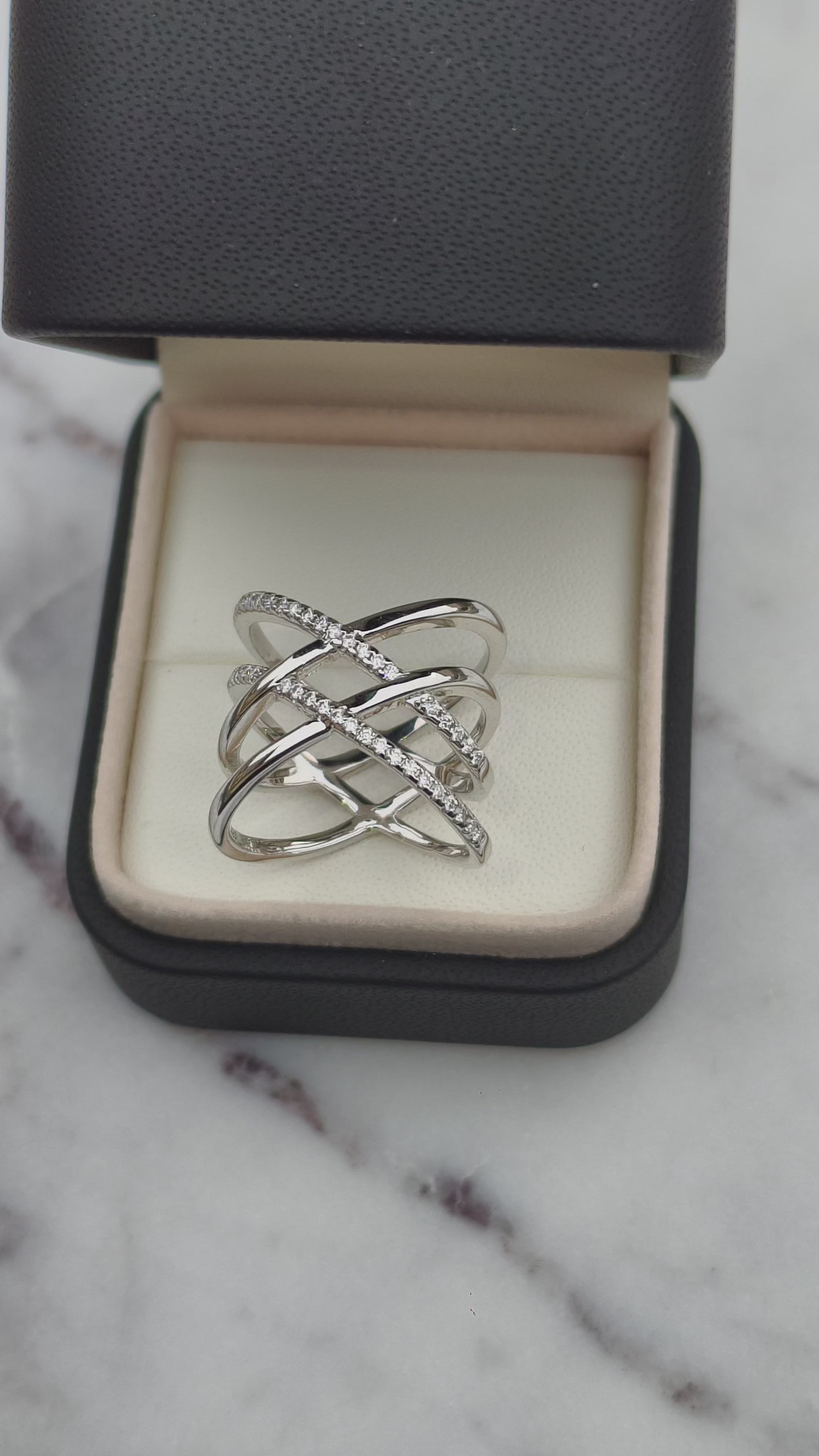 Mistress Manaclass Noir | Moissanite prsten | 46 Moissanite