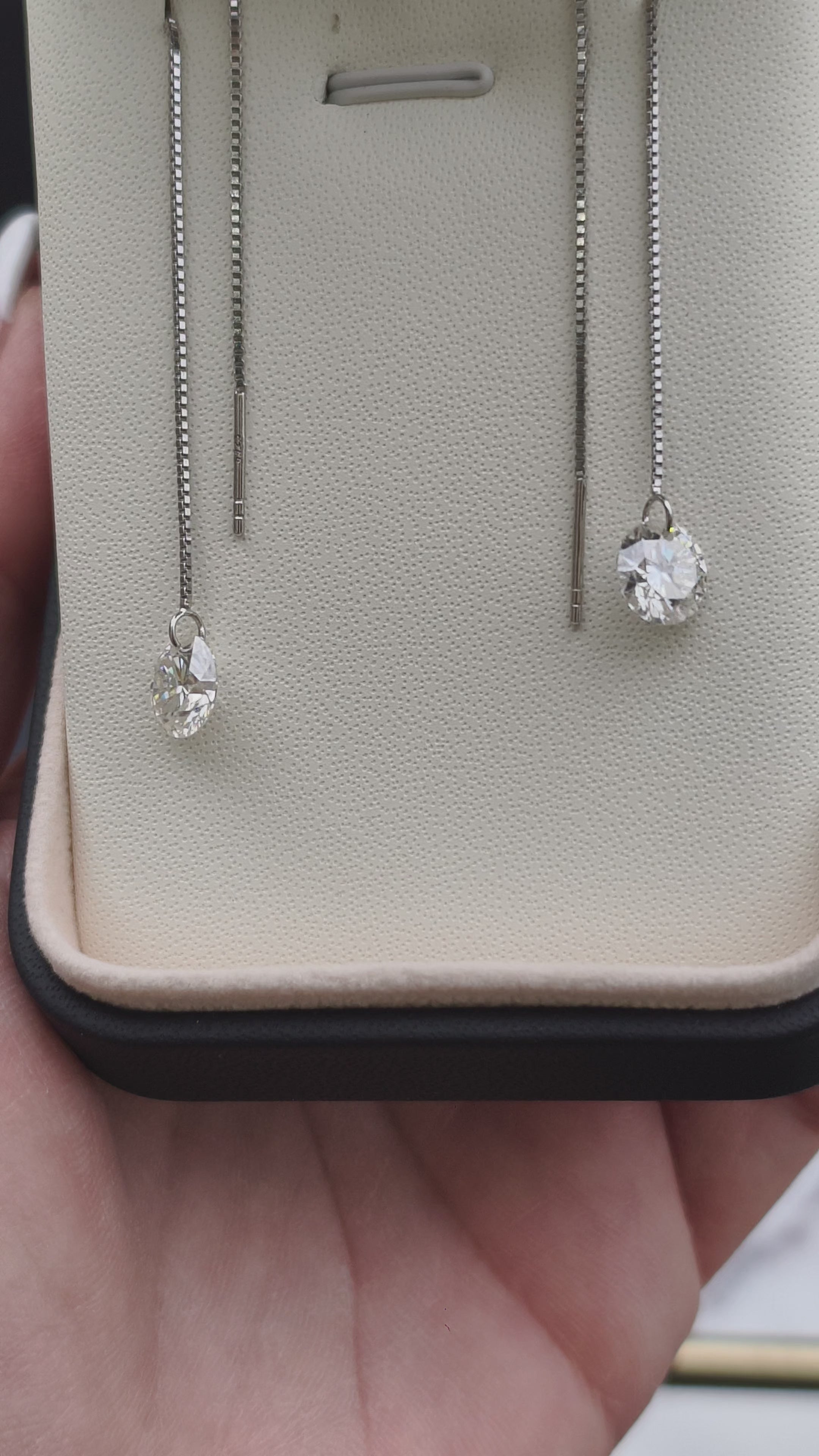 Opium Drops Noir | Moissanite minđuše | 2 Moissanite