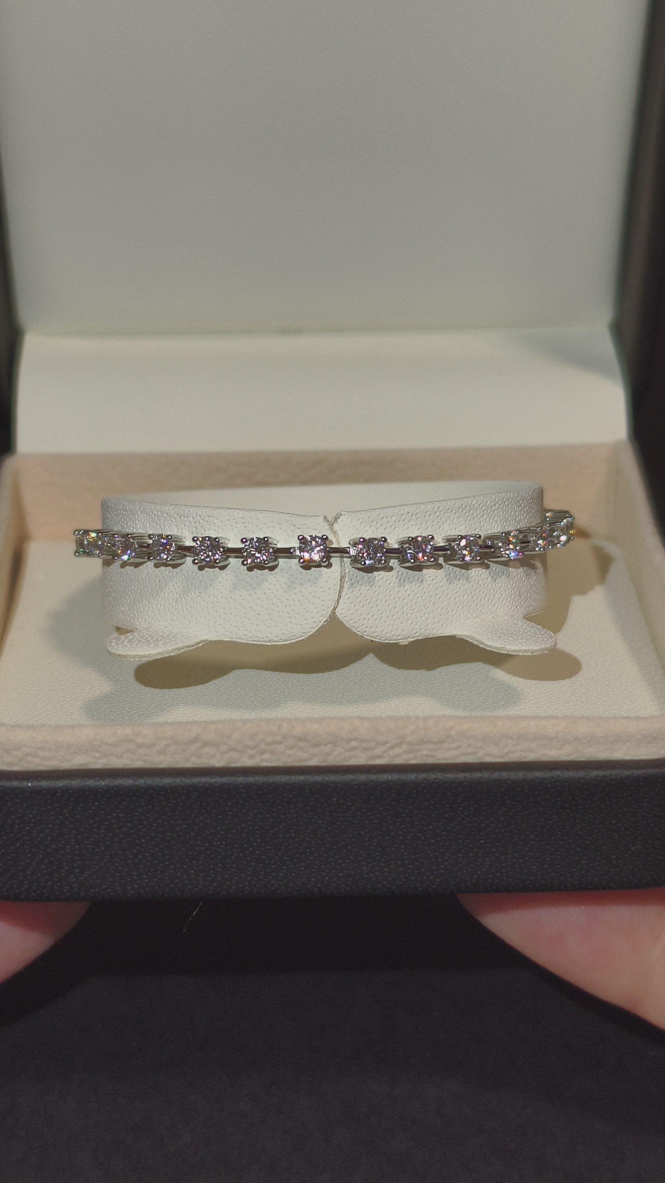 Noir | Cuffed Desire | Narukvica | 33 Moissanite