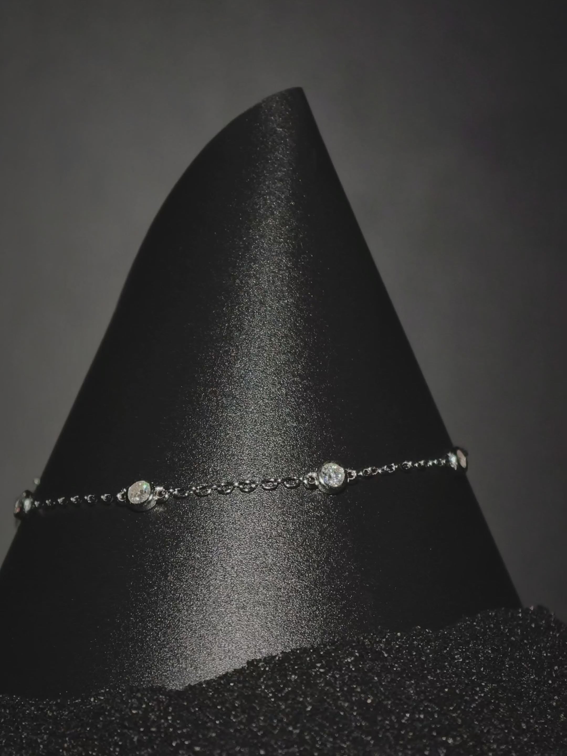 Halo of Luxoria Lumière | Moissanite narukvica | 7 Moissanite