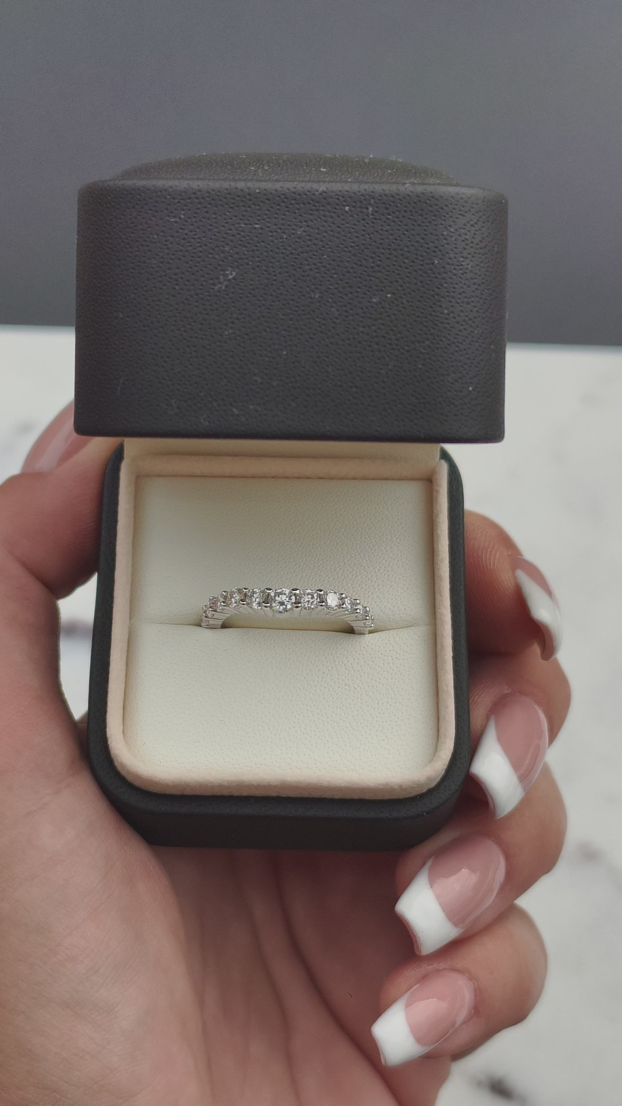 Lunaria Lumière | Moissanite prsten | 11 Moissanite