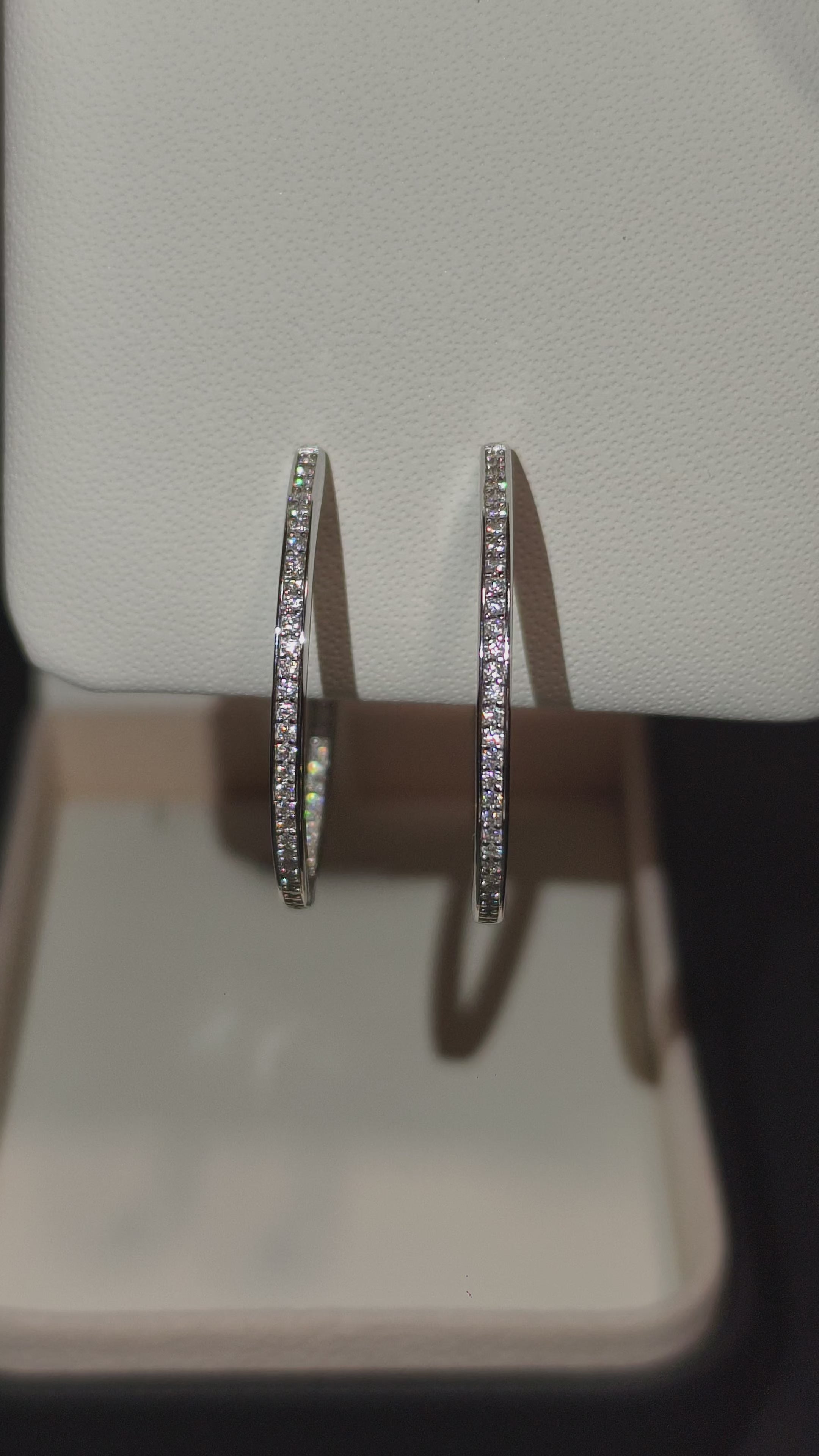 Noir | Baronessa | Mindjuše | 110 Moissanite