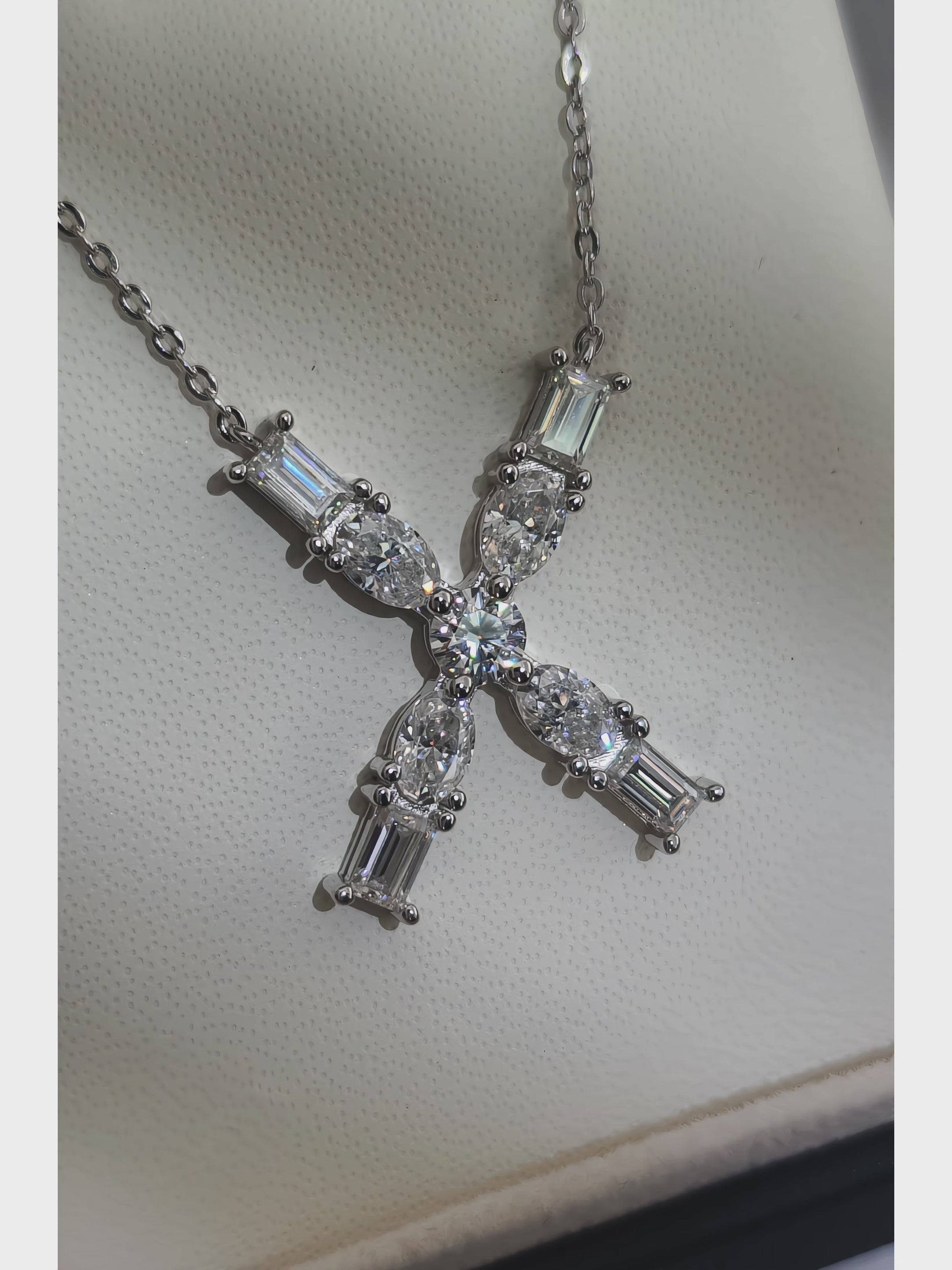 No Mercy Noir | Moissanite Ogrlica | 9 Moissanite