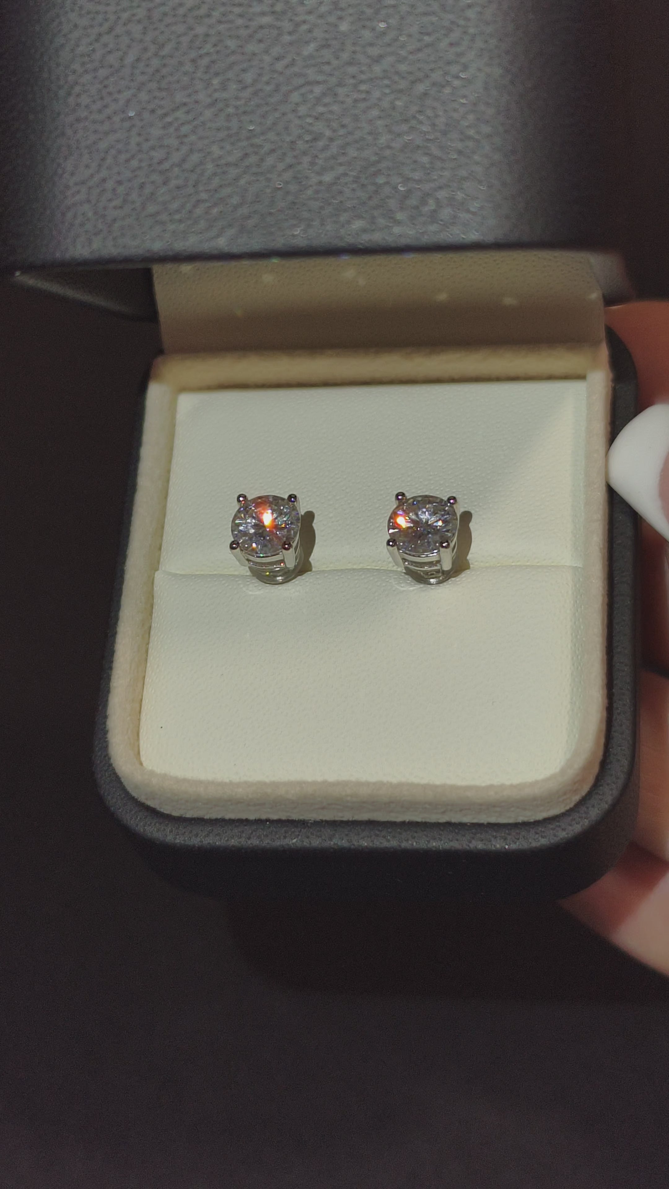 Lumière | Bijoux de Lumière | Mindjuše | 2 Moissanite | 1 ct