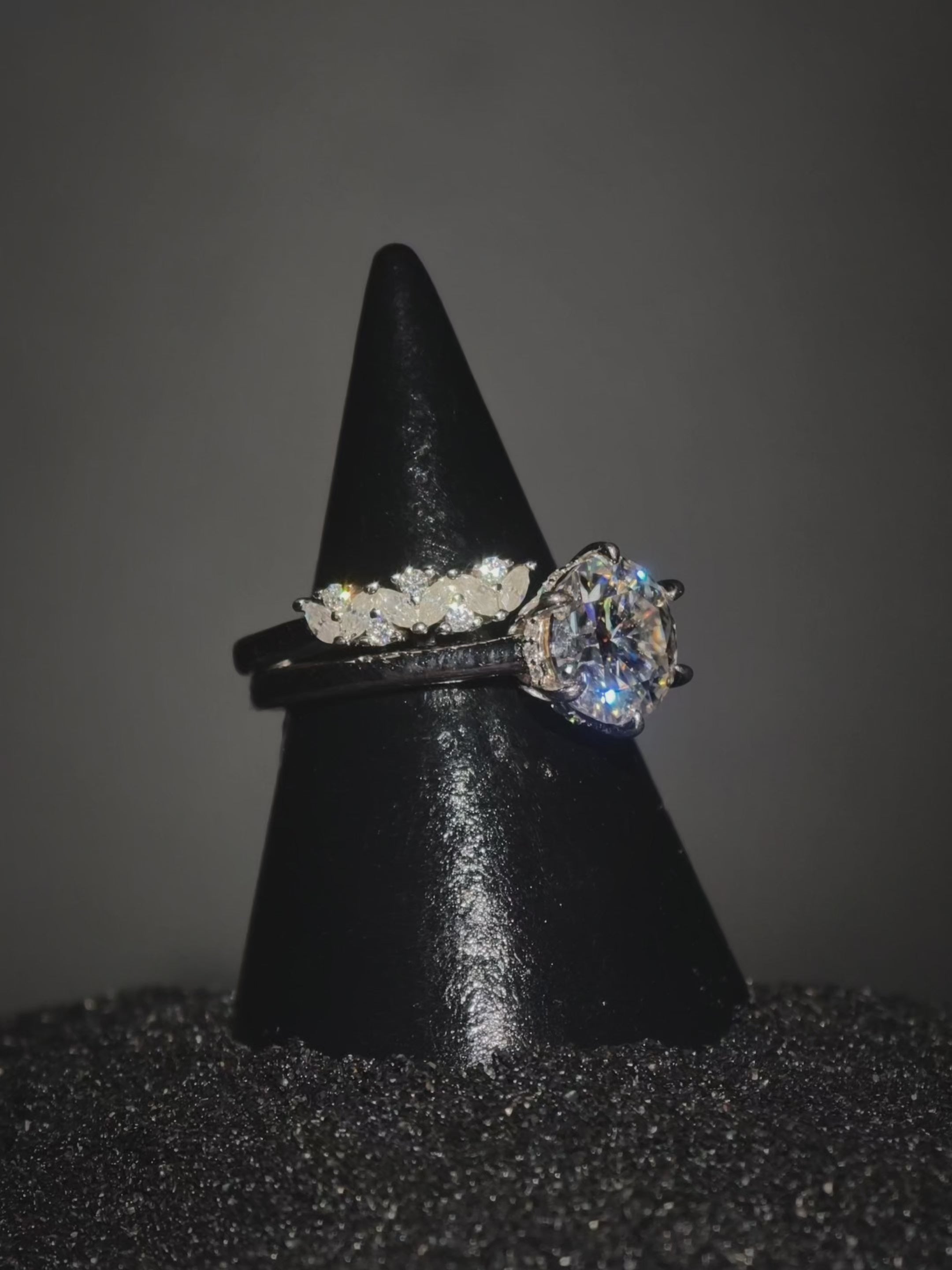 Femme Fatale Noir | Moissanite prsten | 41 Moissanite