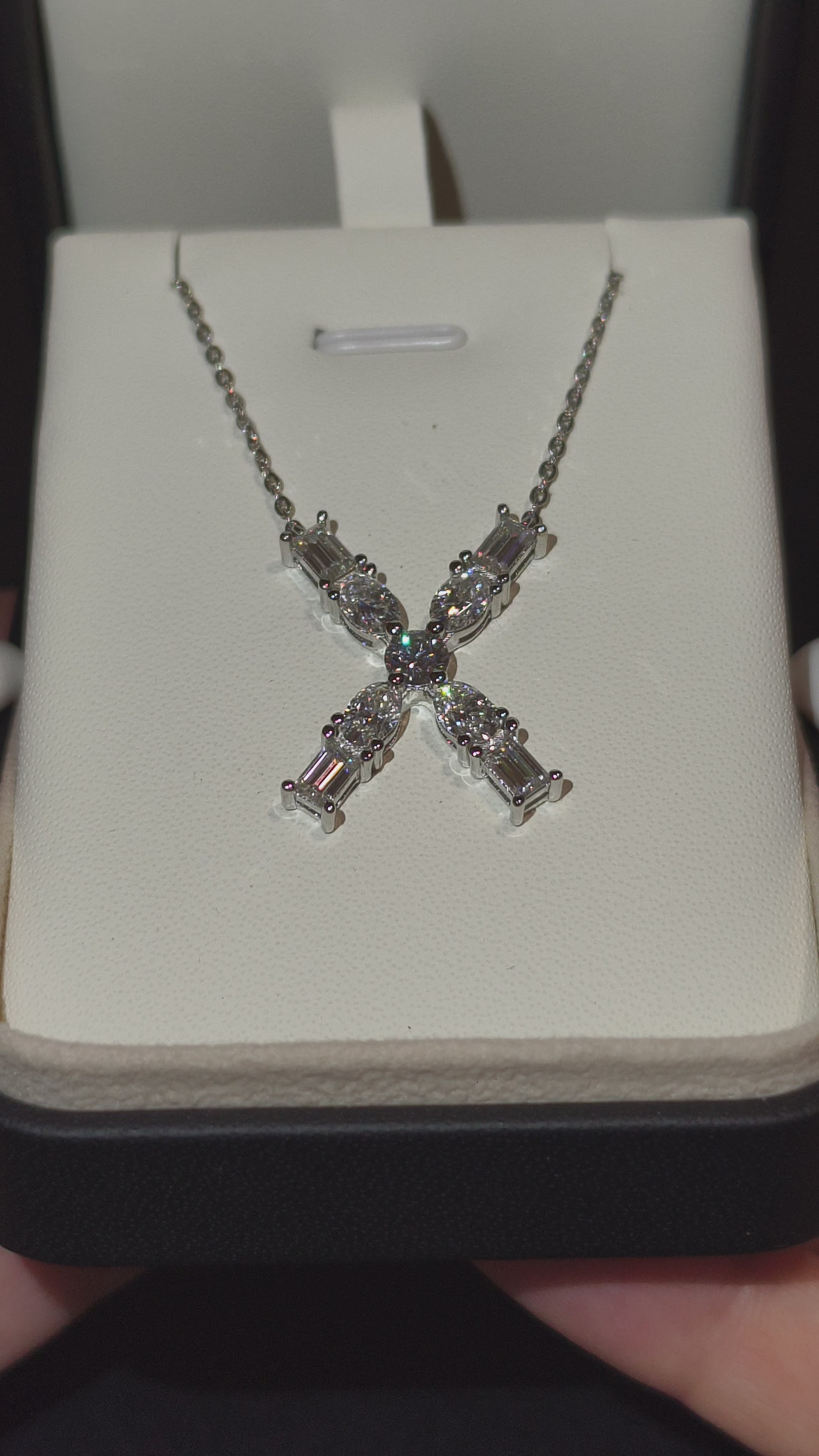 Noir | No Mercy | Ogrlica | 9 Moissanite