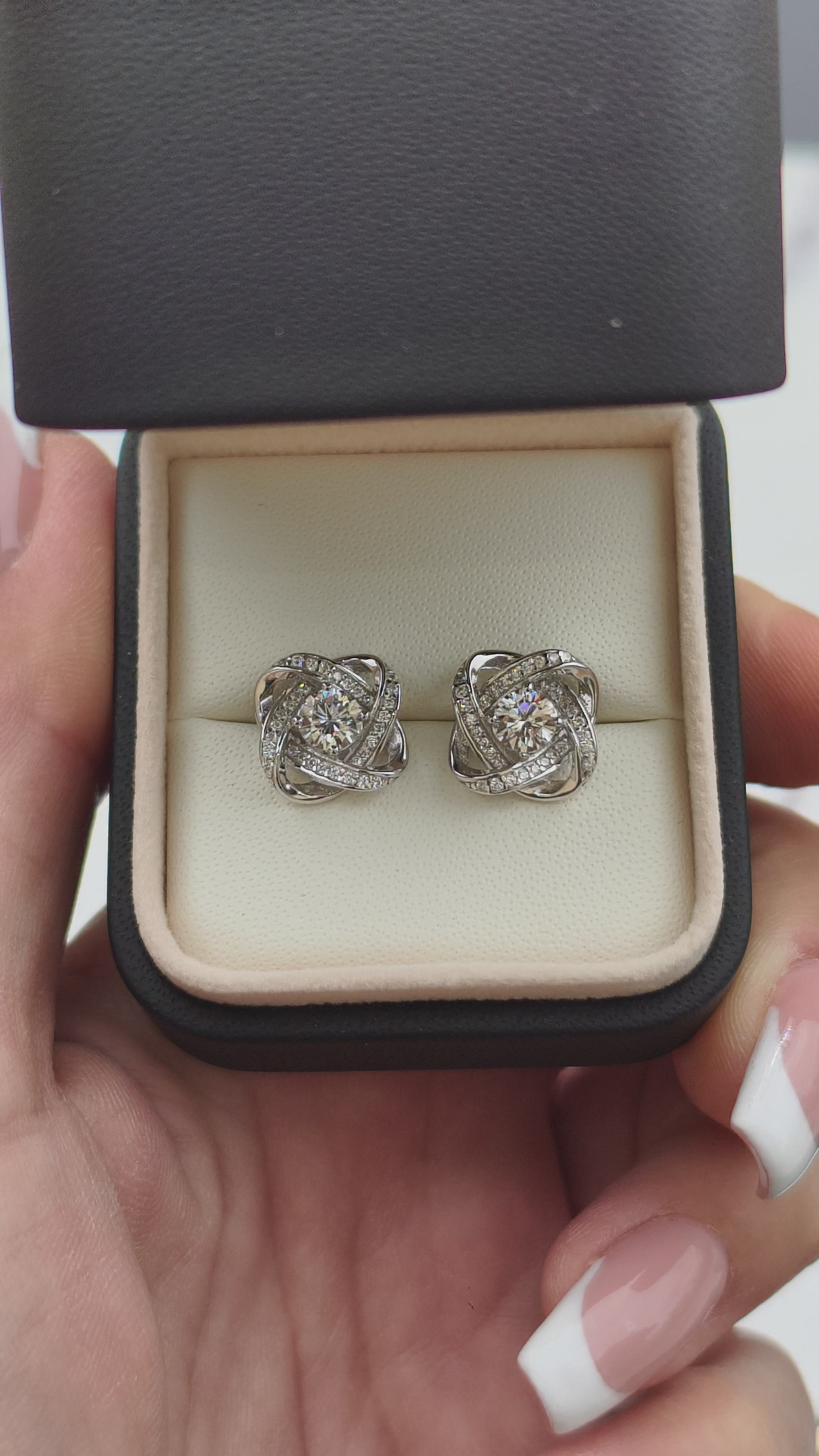 Echo of Eternity Lumière | Moissanite minđuše | 2 Moissanite