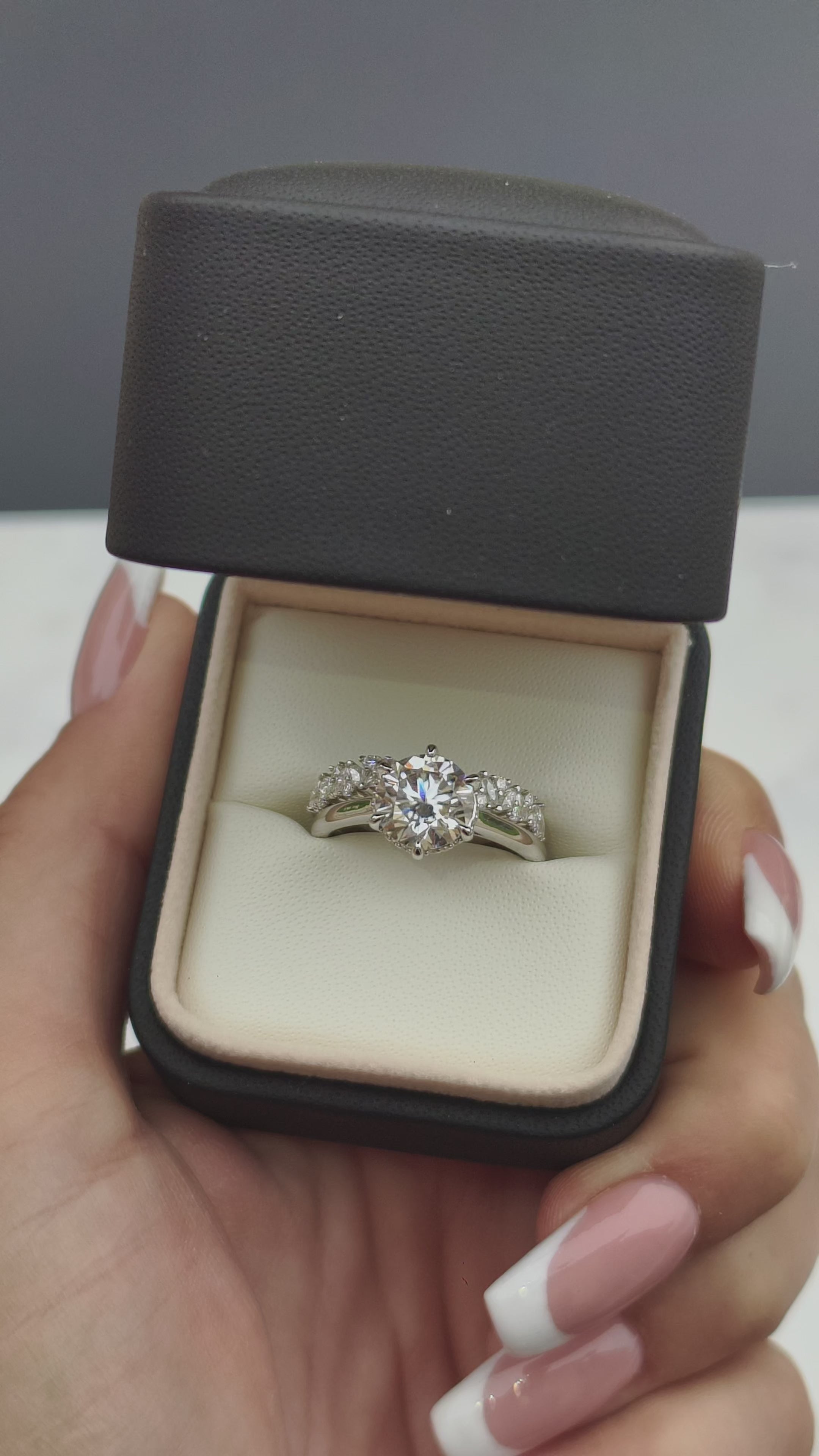 Femme Fatale Noir | Moissanite prsten | 41 Moissanite