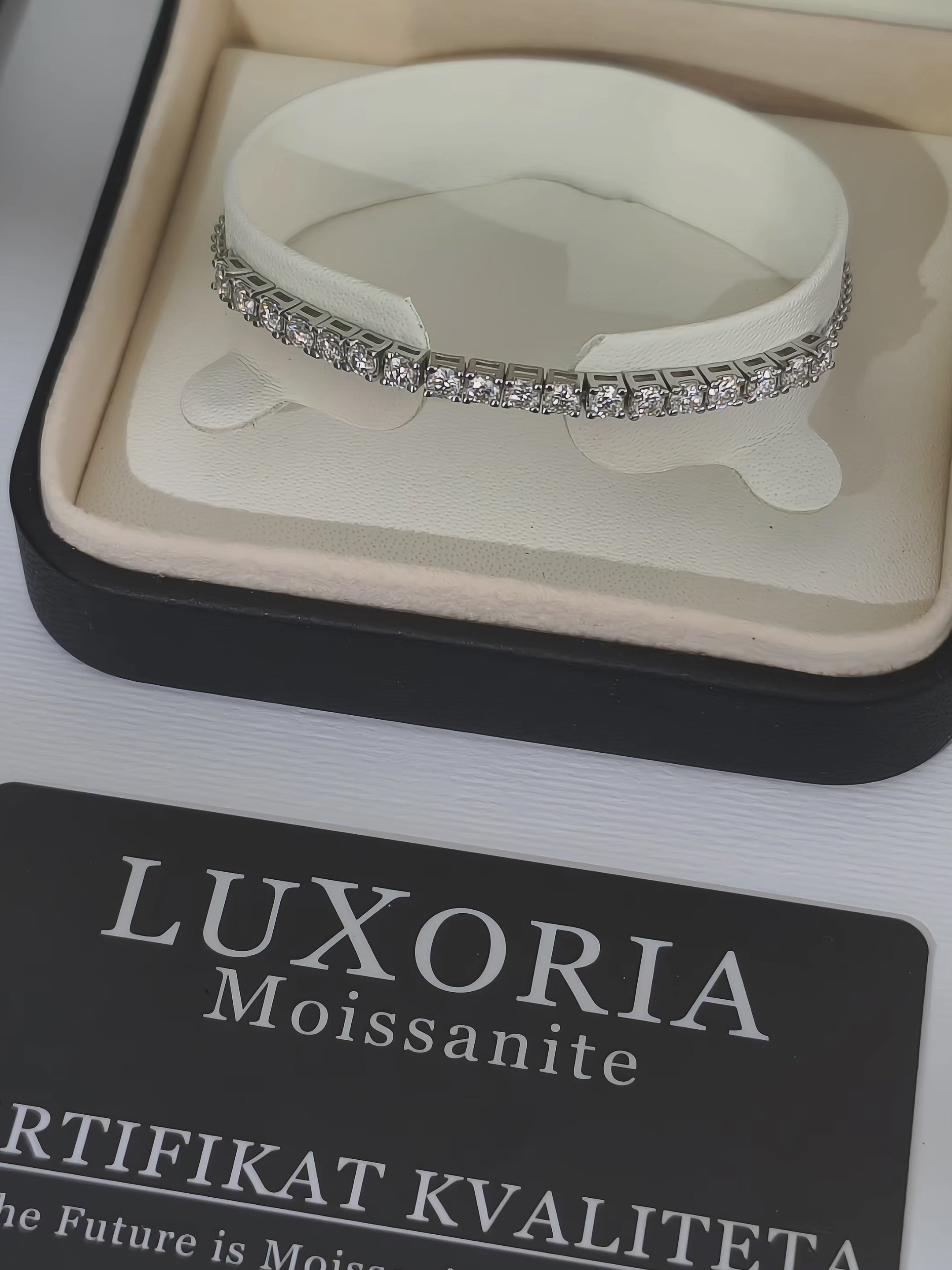 Posh Lumière | Moissanite narukvica | 18 Moissanite