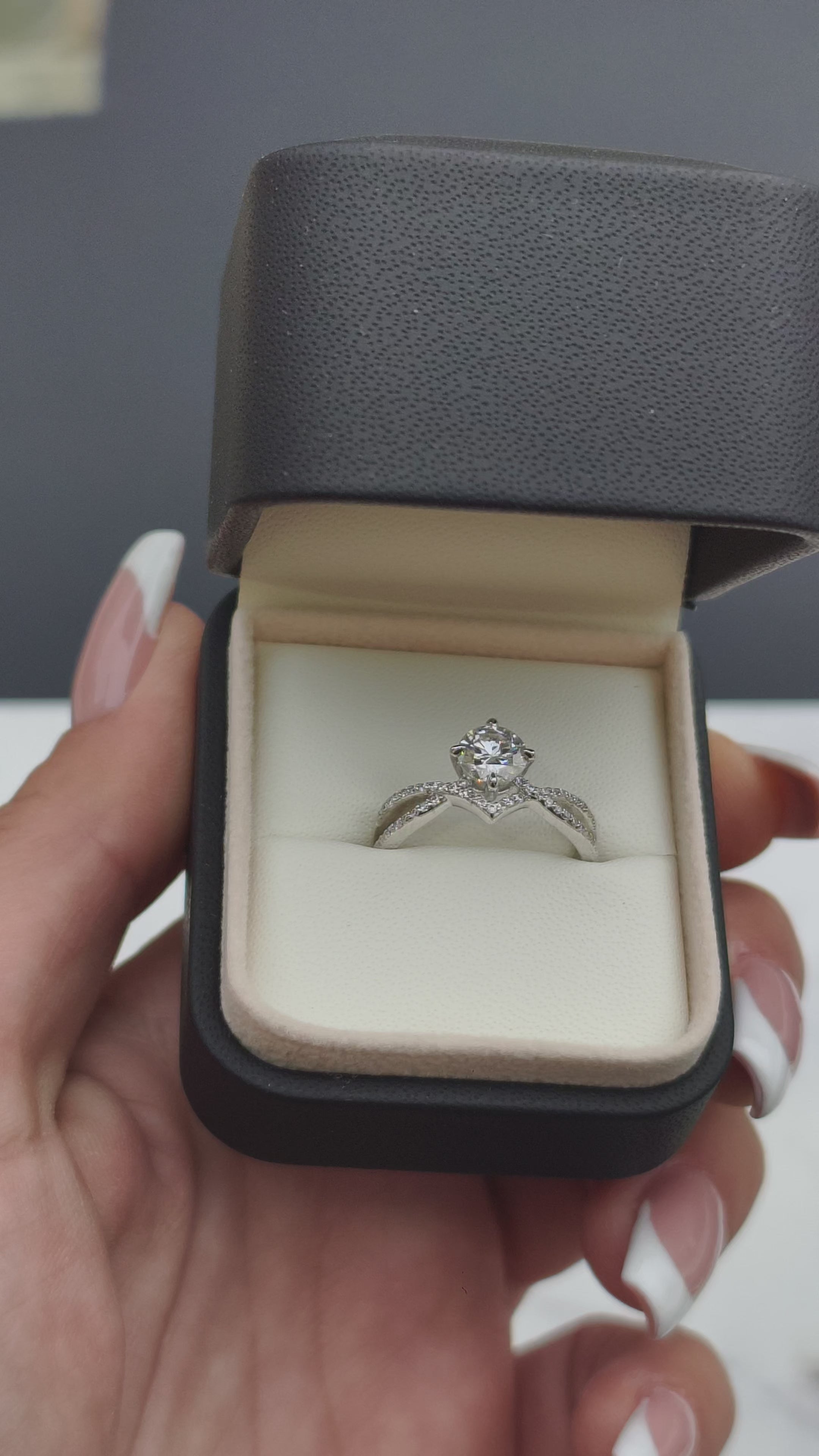 The Crownline Lumière | Moissanite prsten | 1ct