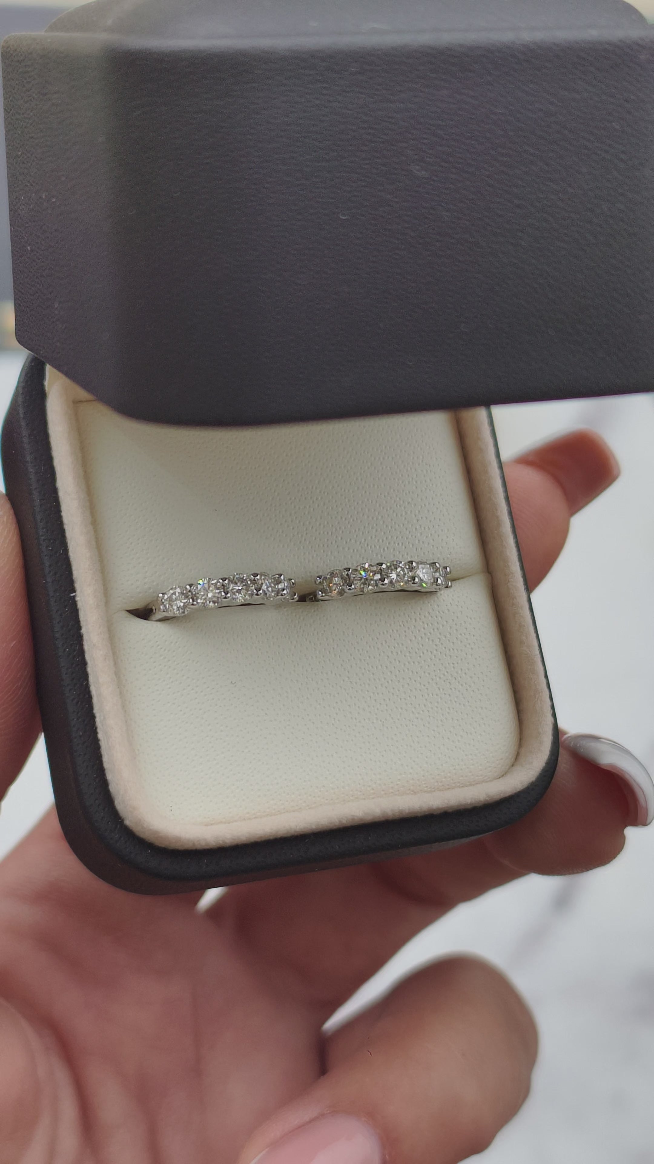 The Obsession Lumière | Moissanite minđuše | 10 Moissanite