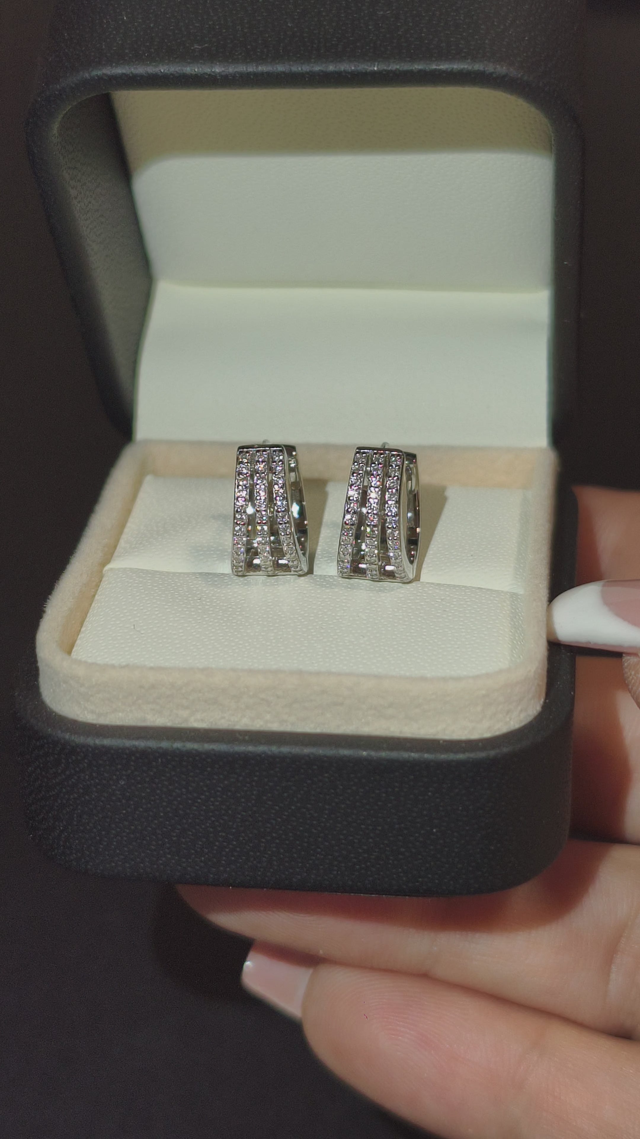 Lumière | Whiskey & Moissanite | Mindjuše | 78 Moissanite