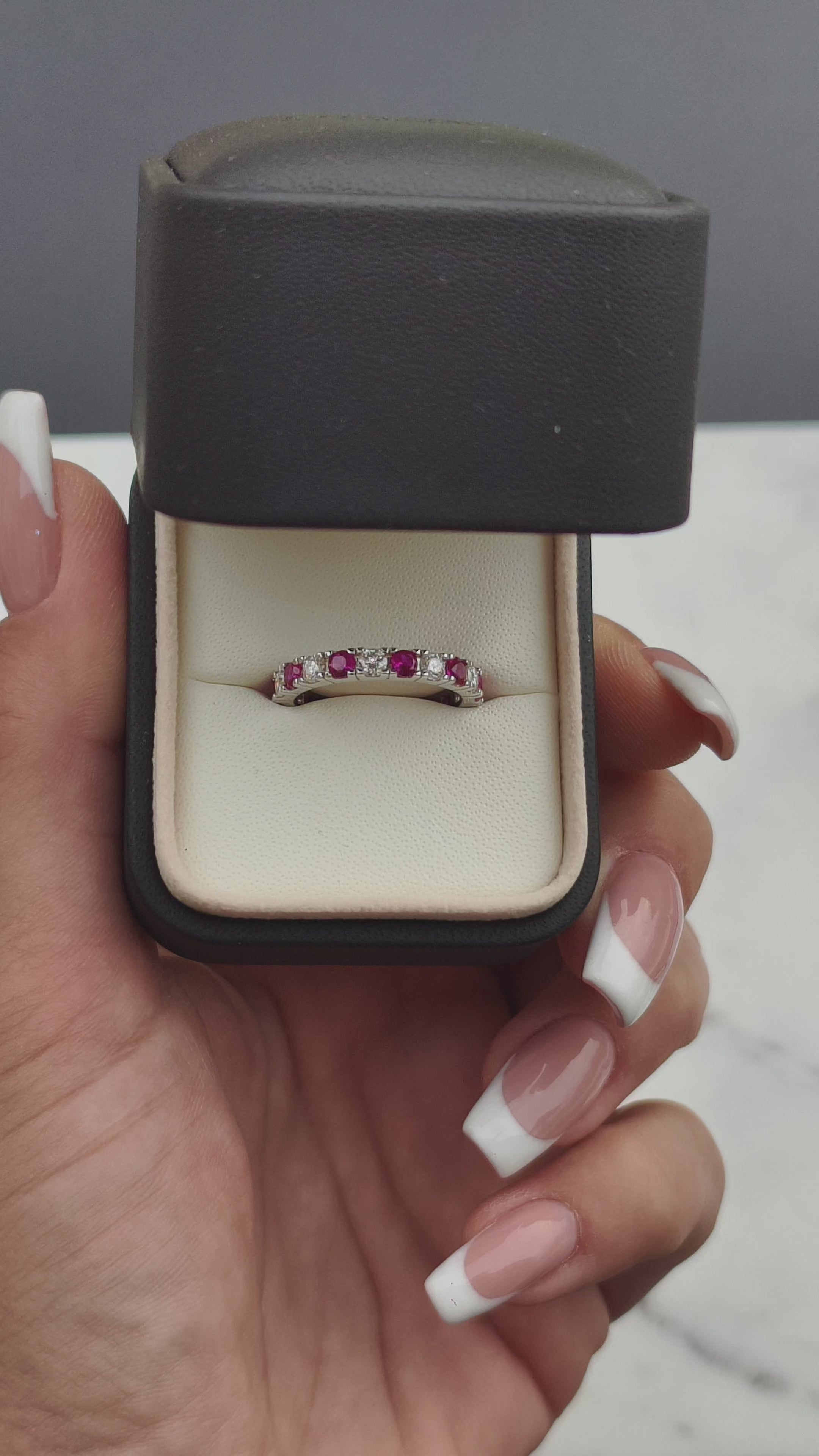 Ruby Nocturne Noir | Moissanite prsten | Rubin & Moissanite