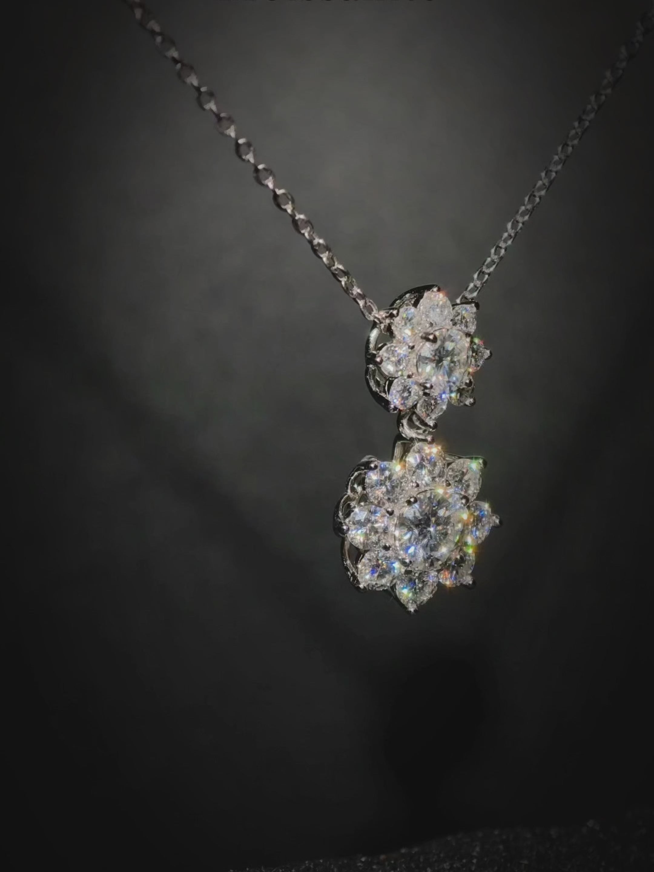 Night Bloom Noir | Moissanite ogrlica | 18 Moissanite