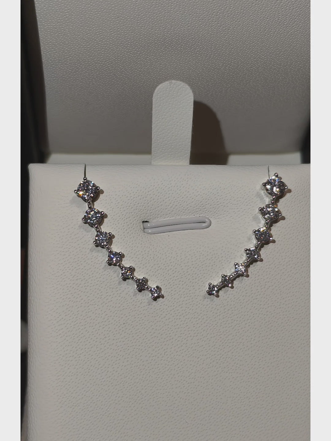 No Witnesses Lumière | Moissanite minđuše | 14 Moissanite